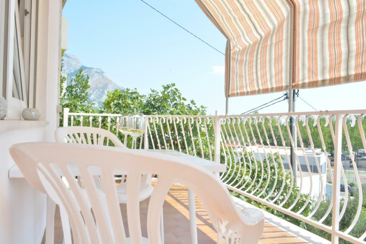 Apartmani Mate Омиш Экстерьер фото