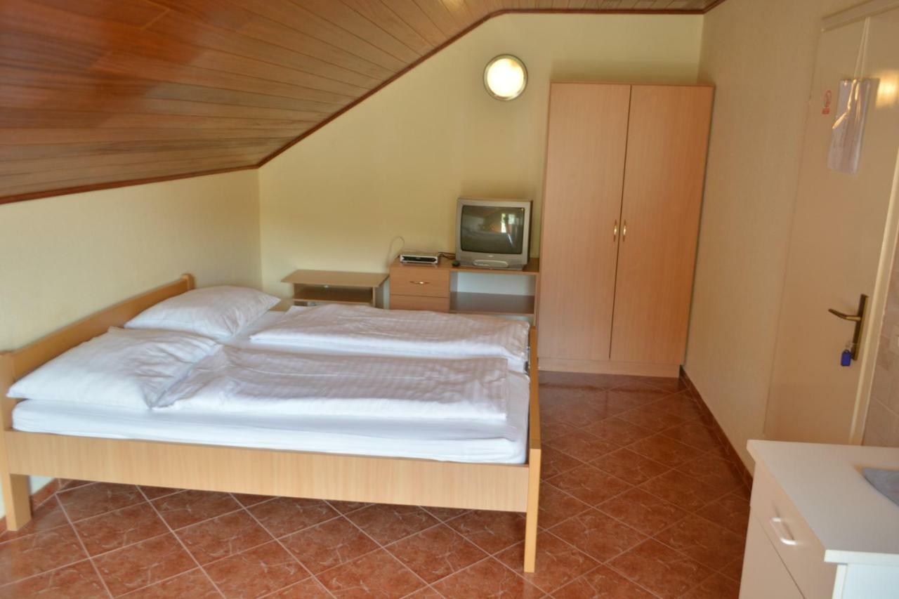 Apartmani Mate Омиш Экстерьер фото