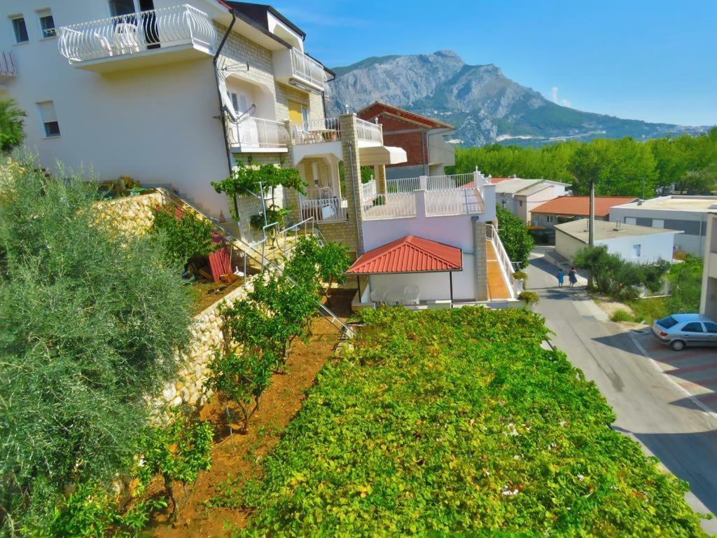 Apartmani Mate Омиш Экстерьер фото